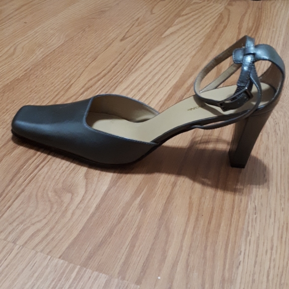 Grey silver heels - Picture 3 of 5